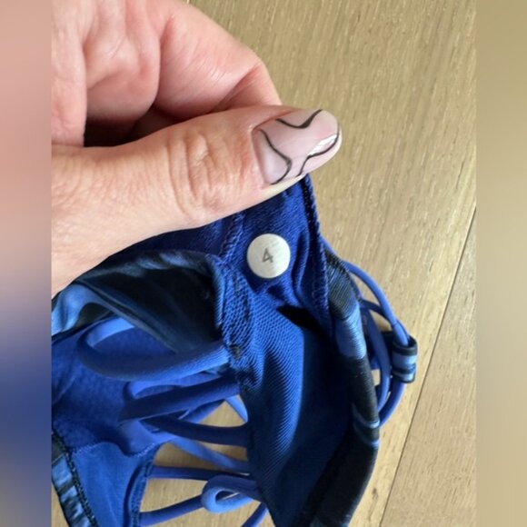 Lululemon Free to Be Wild Sports Bra – Size 4 - Picture 3 of 5